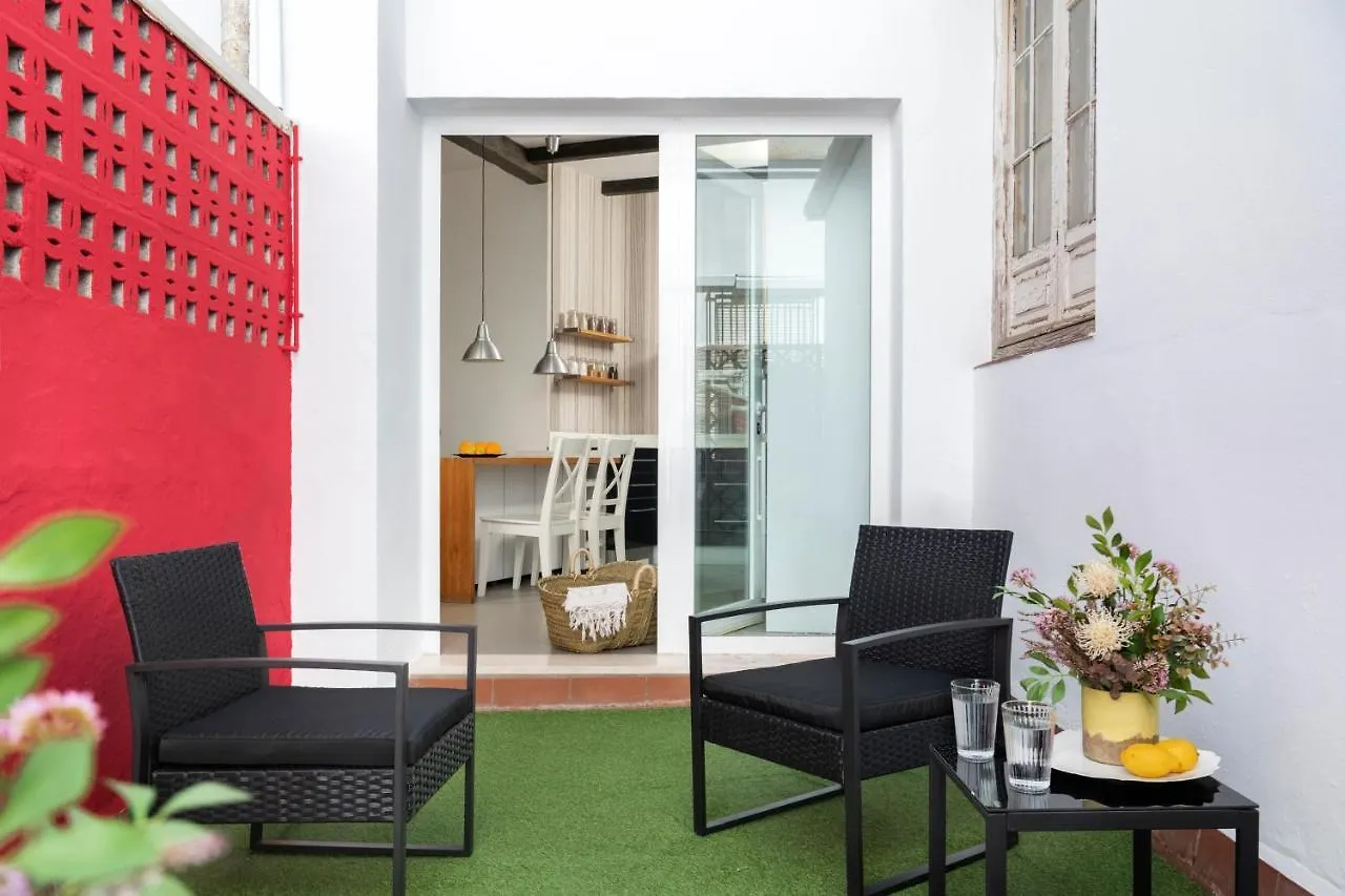 Buen Viaje Home, Con Patio Privado contacts